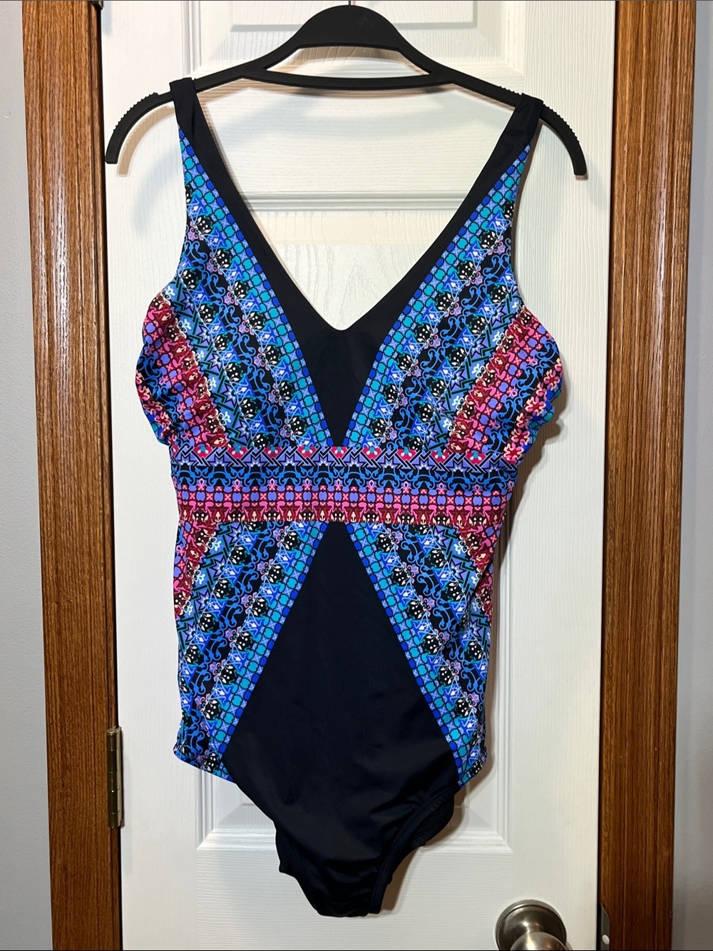 Embrace Your Curves by Miracle Brands Black w/ Blue Print One Piece Swimsuit Lg